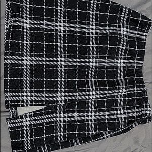 Plaid black and white SHEIN xs mini skirt